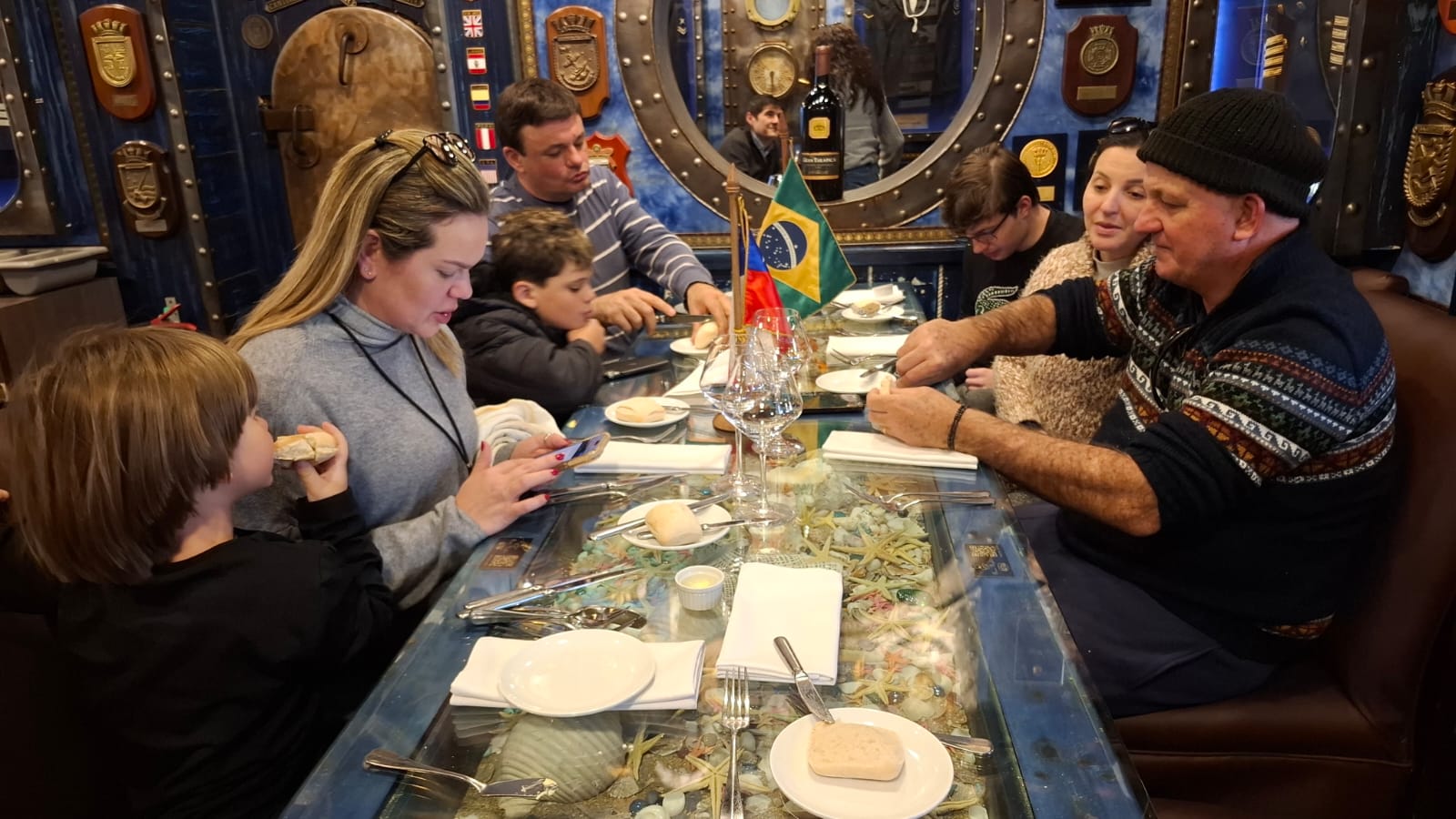 Cena durante experiencia turística coordinada